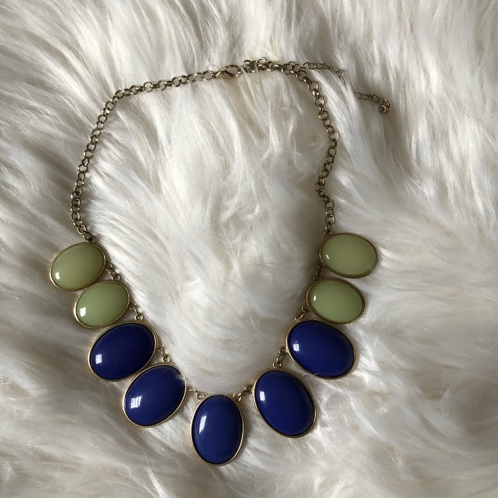 • statement necklace •
